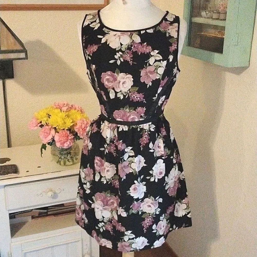 NWT Three Pink Hearts Dark Floral Dress